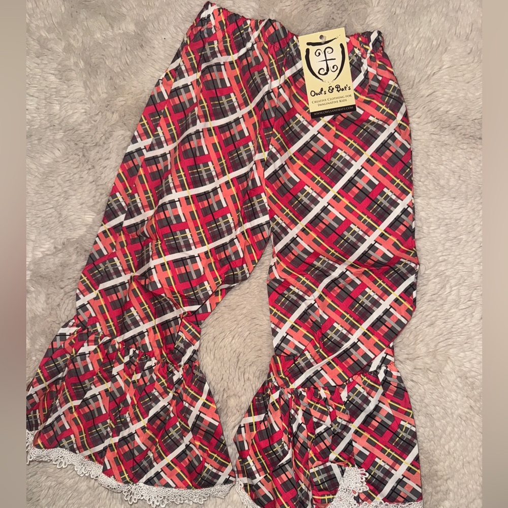 NWT - Owl’s & Bat’s, Plaid Lace Trim Ruffled Plaid Capri (5T)